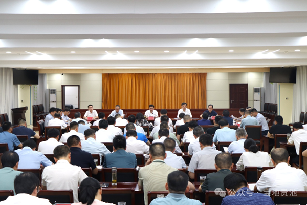 區委理論學習中心組開展學習研討和集體談心談話