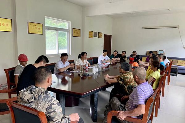 在大唐鈣化物開展座談_副本.jpg 在大唐鈣化物開展座談_副本.jpg